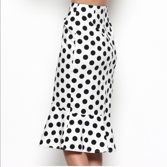 Polka dot ruffle hem skirt - Picture 2 of 3